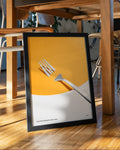Poster Forchetta nel Brodo in cornice su parete – design napoletano contemporaneo | Posteria Verace