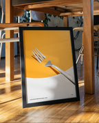 Poster Forchetta nel Brodo in cornice su parete – design napoletano contemporaneo | Posteria Verace