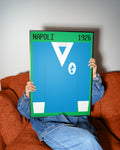 Poster Napoli 1926 in cornice – Corsiero del Sole e maglia del centenario, stampa napoletana | Posteria Verace
